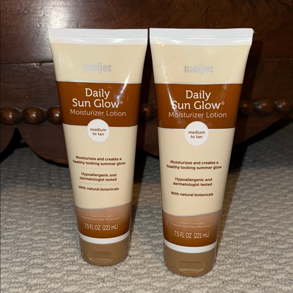 Meijer 2 Bottles of Daily Sun Glow Gradual Tan Moisturizer Lotion Medium to Tan
